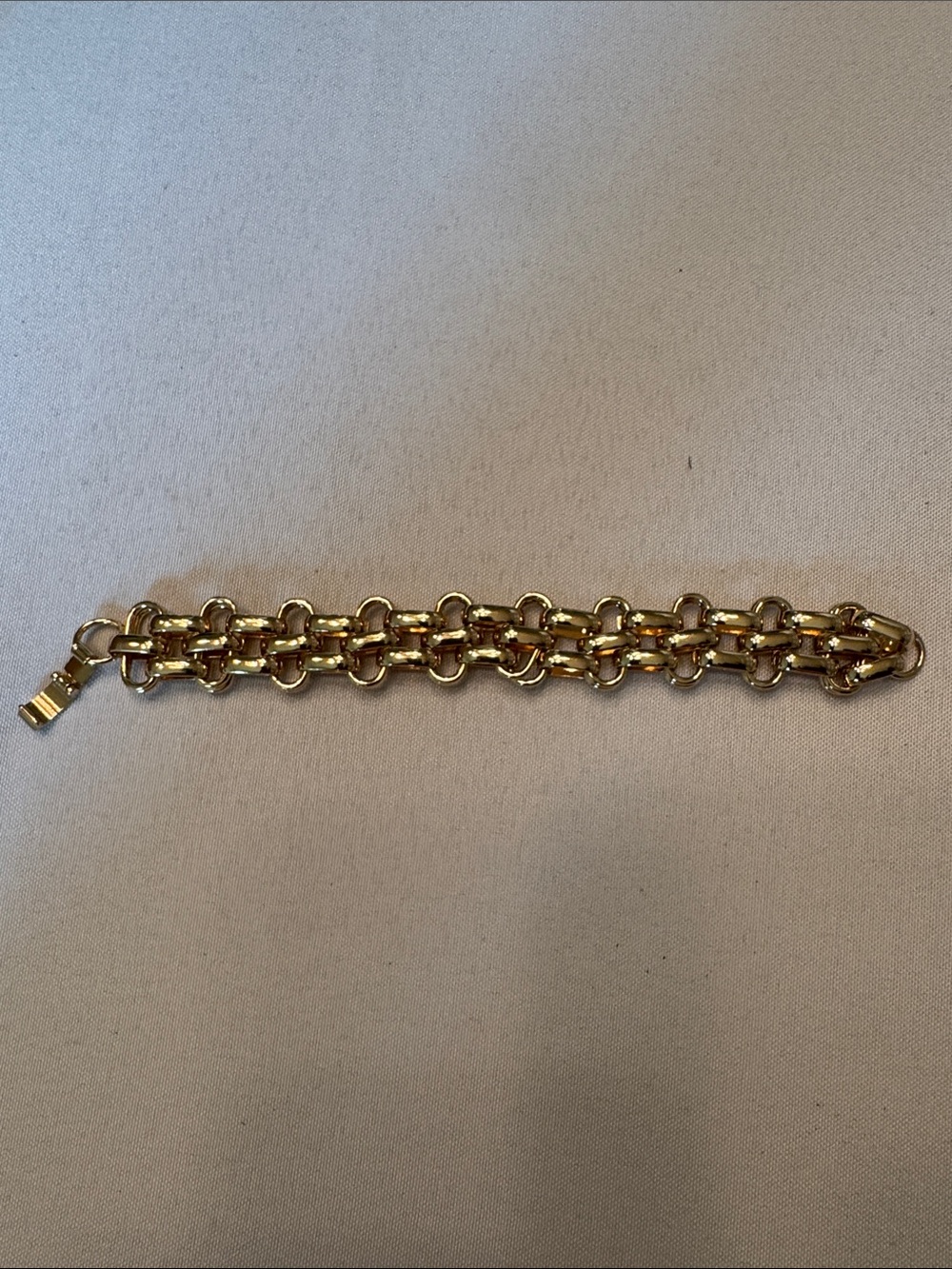 Chunky Gold Link Bracelet - Picture 3 of 6